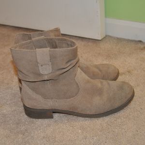 American Eagle Tan Booties Size 9
